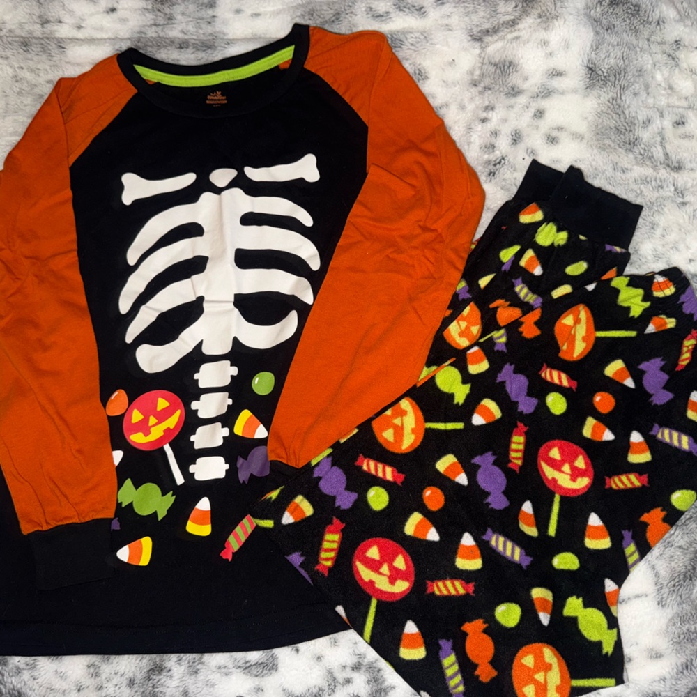 Women’s Halloween Skeleton Pajama Set - Orange and Black
